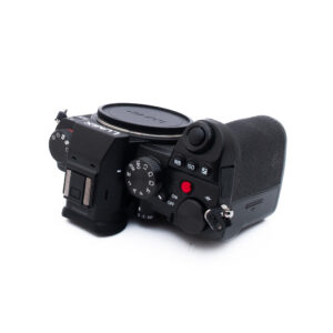 Lumix S5 694-2 Panasonic Lumix DC-S5 - Käytetty