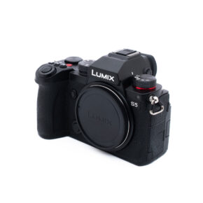Lumix S5 694-5 Panasonic Lumix DC-S5 - Käytetty