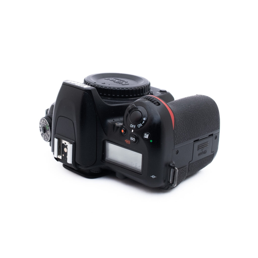 Nikon D7500 (SC 49000, Takuu 6kk) - Käytetty