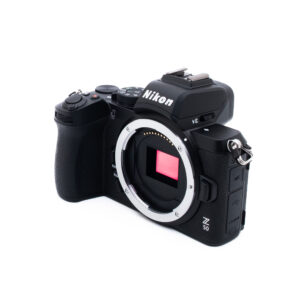 Nikon Z50-3 Nikon Z50 (SC 200, Kunto K5, Takuu 22kk) - Käytetty