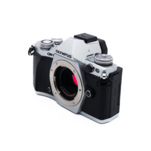 Olympus E-M5 II 3416-4 Olympus OM-D E-M5 Mark II Hopea (SC 7000, Takuu 6kk) - Käytetty