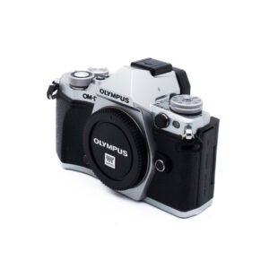 Olympus E-M5 II 3416-5 Olympus OM-D E-M5 Mark II Hopea (SC 7000, Takuu 6kk) - Käytetty
