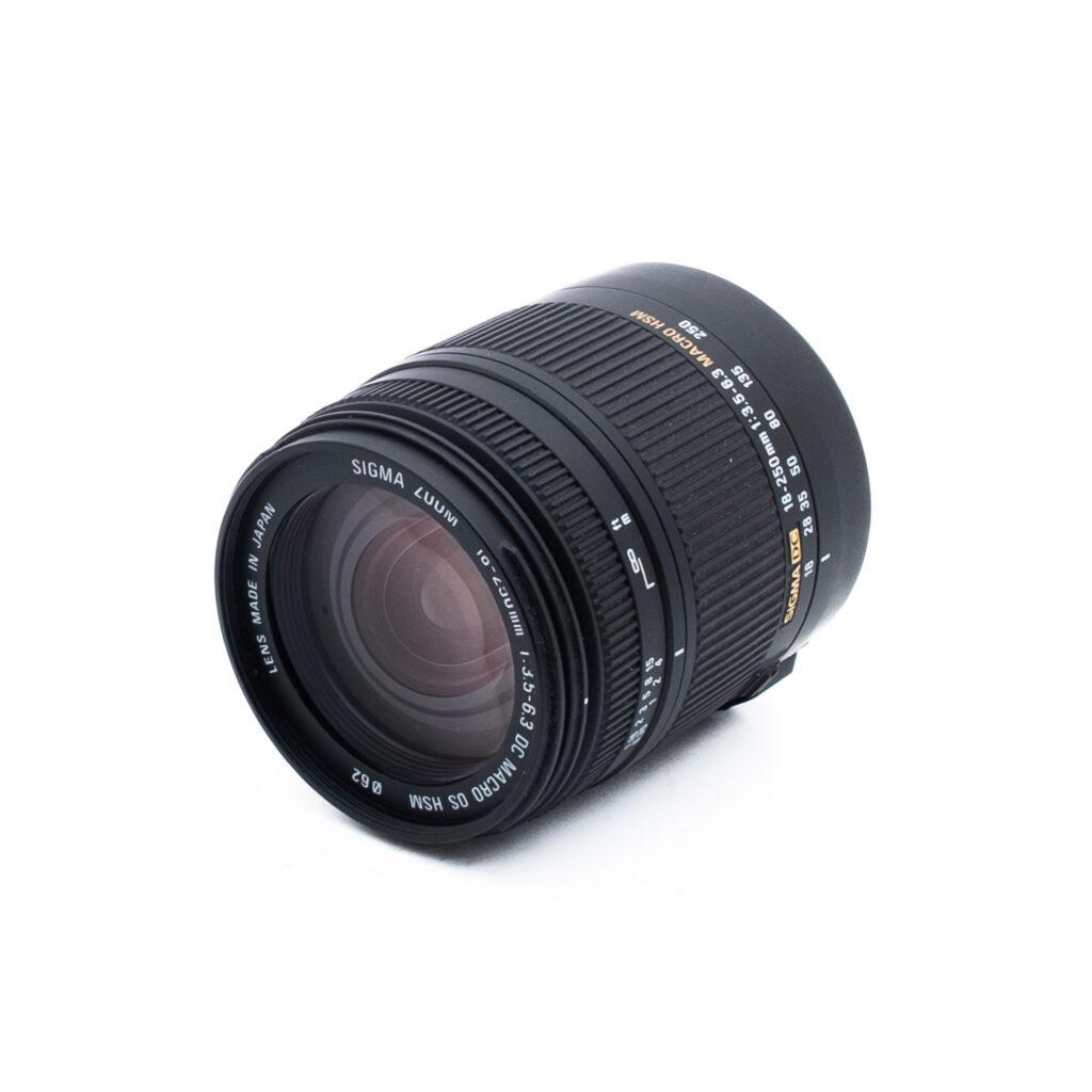 Sigma 18-250mm DC Canon-3 Sigma 18-250mm f/3.5-5.6 DC OS HSM Canon EF-S - Käytetty