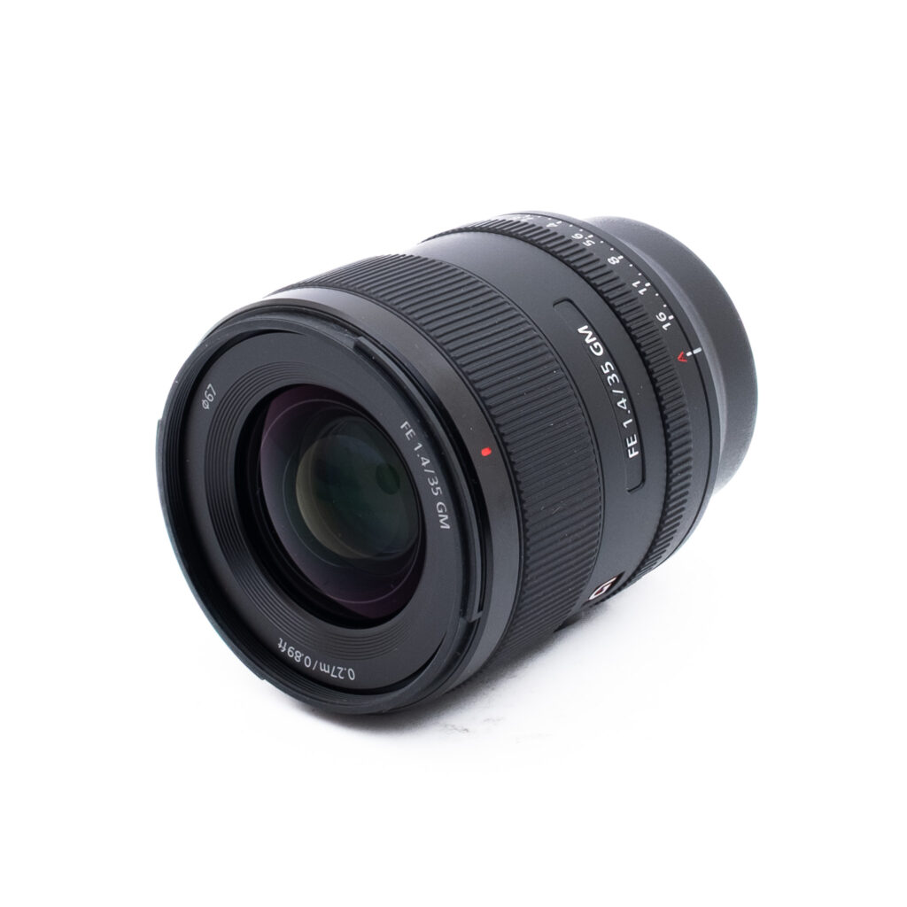 Sony 35mm f14 GM-2-2 Sony FE 35mm f/1.4 GM - Käytetty