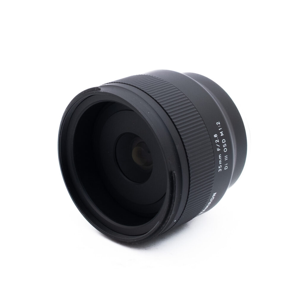 Tamron 35mm f28 m12-2 Tamron 35mm f/2.8 Di III OSD M 1:2 Sony FE - Käytetty