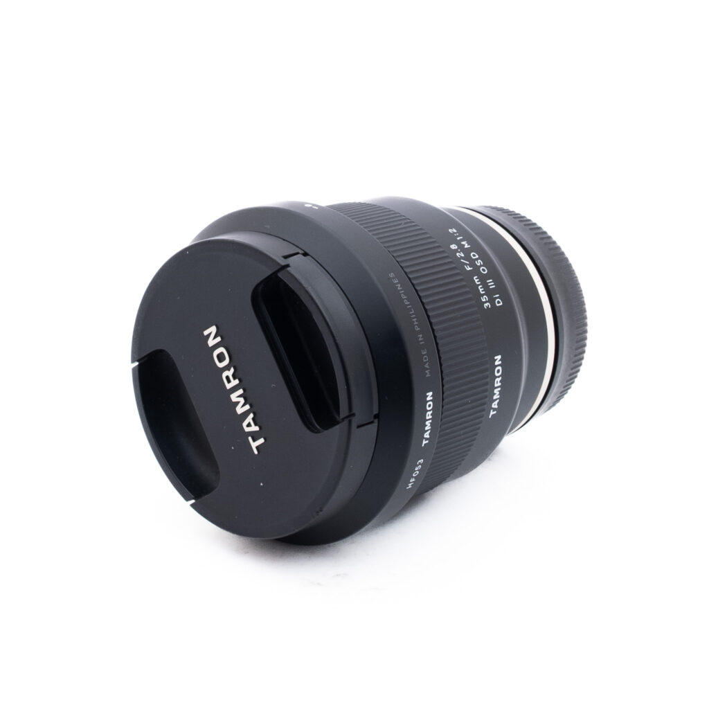 Tamron 35mm f28 m12-3 Tamron 35mm f/2.8 Di III OSD M 1:2 Sony FE - Käytetty