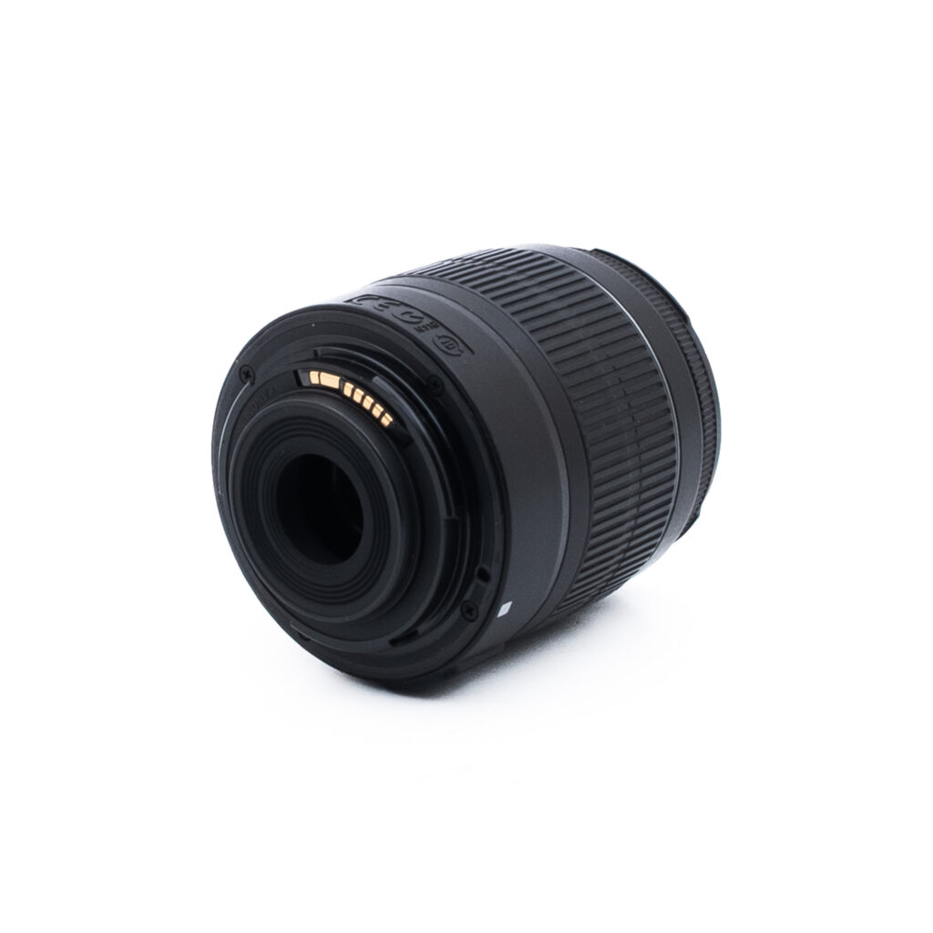 Canon EF-S 18-55mm f/3.5-5.6 III - Käytetty