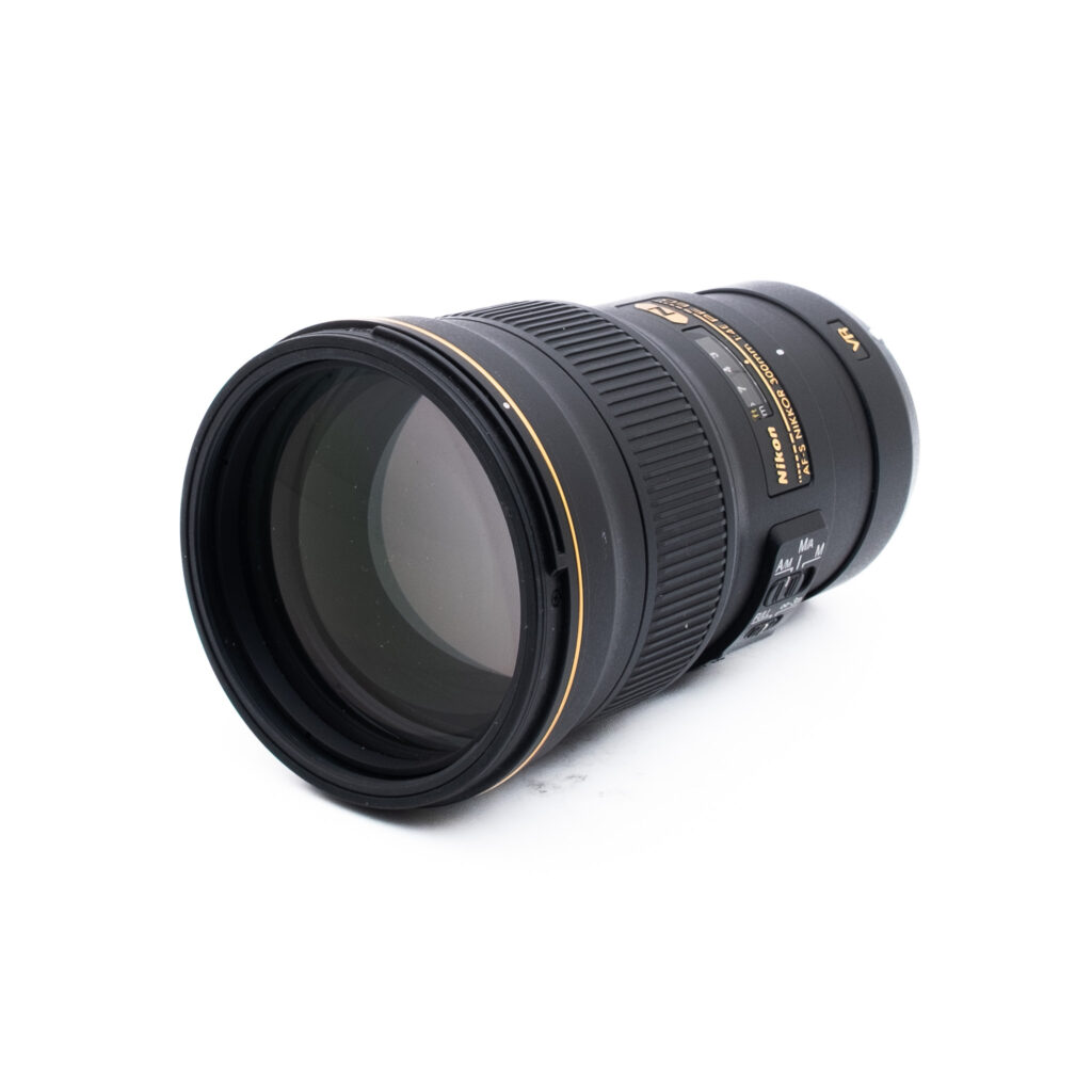 Nikon 300mm f4E PF ED VR-2 Nikon AF-S Nikkor 300mm f/4 E PF ED VR (Kunto K5, Takuu 6kk) - Käytetty