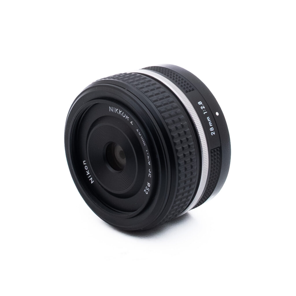 Nikon Z 28mm f28 2247-2 Nikon Nikkor Z 28mm f/2.8 SE (Kunto K5, Takuu 6kk) - Käytetty