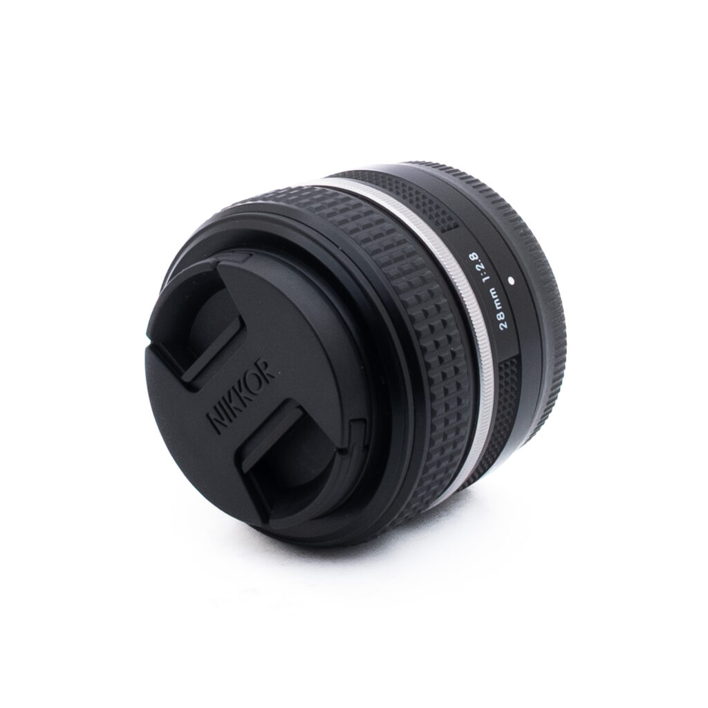Nikon Z 28mm f28 2247-3 Nikon Nikkor Z 28mm f/2.8 SE (Kunto K5, Takuu 6kk) - Käytetty