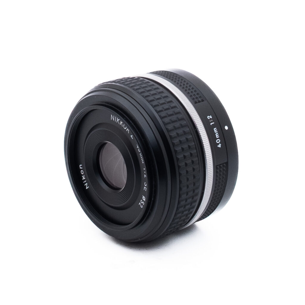 Nikon Z 40mm f2 5525-2 Nikon Nikkor Z 40mm f/2 SE (Kunto K5, Takuu 6kk) - Käytetty