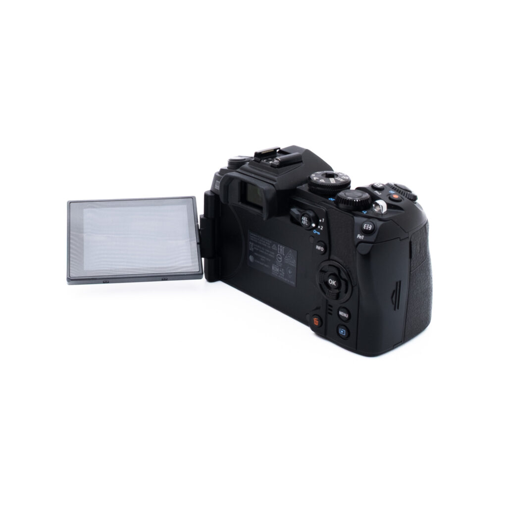 Olympus E-M1 II 7697-3 Olympus OM-D E-M1 Mark II (SC 5000, Takuu 6kk) - Käytetty