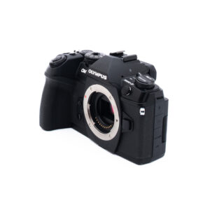 Olympus E-M1 II 7697-4 Olympus OM-D E-M1 Mark II (SC 5000, Takuu 6kk) - Käytetty