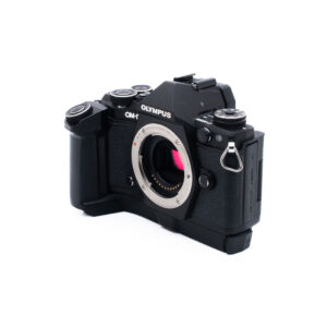 Olympus OM-D E-M5 Mark II + Grip (SC 50500) - Käytetty