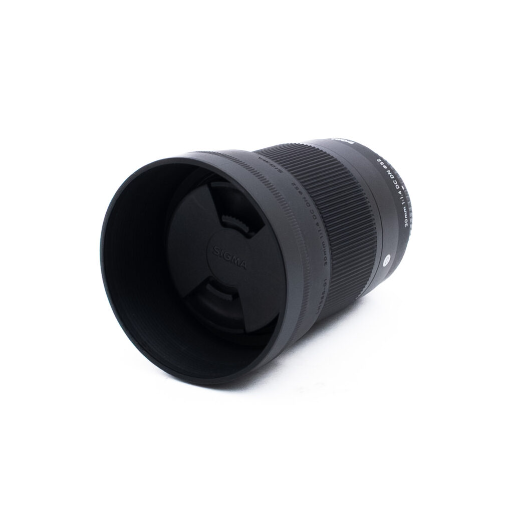 Sigma 30mm f14 DC DN-3 Sigma 30mm f/1.4 DC DN C MFT - Käytetty