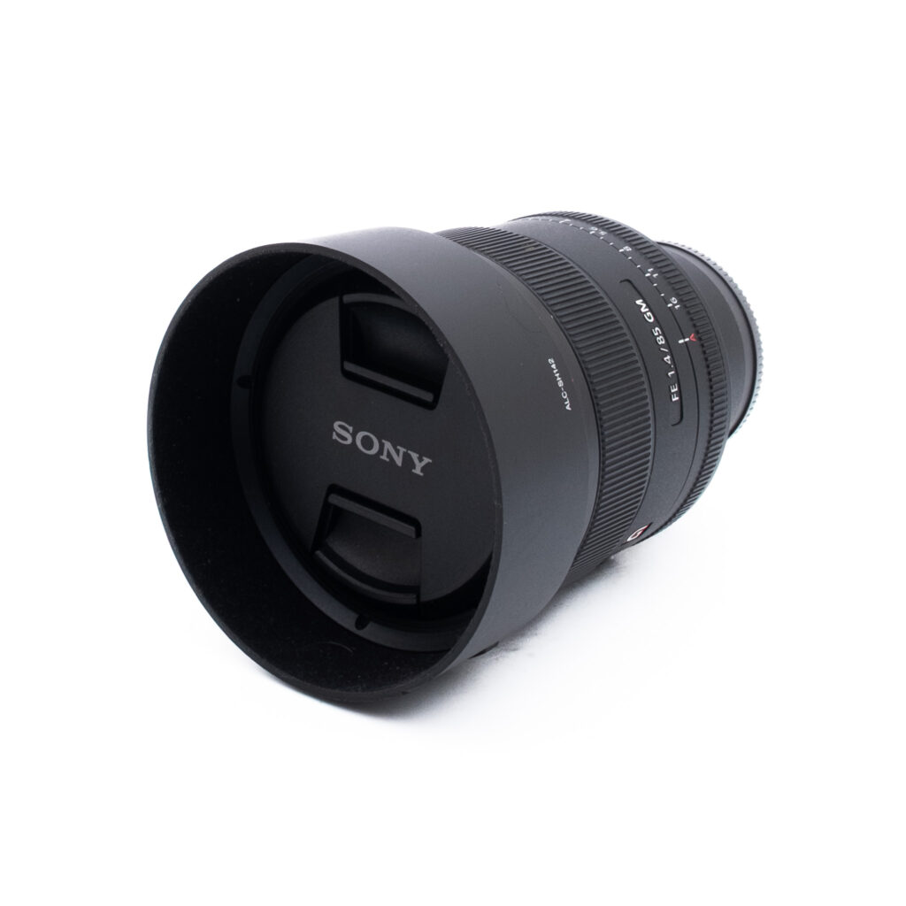Sony 85mm f14 GM-3-2 Sony FE 85mm f/1.4 GM - Käytetty