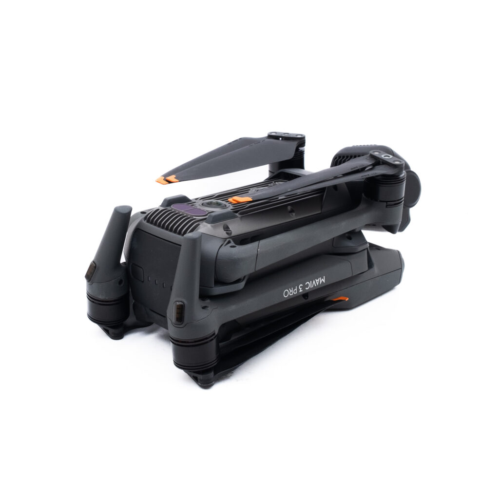 DJI Mavic 3 Pro-3 DJI Mavic 3 Pro Fly More + DJI RC - Käytetty