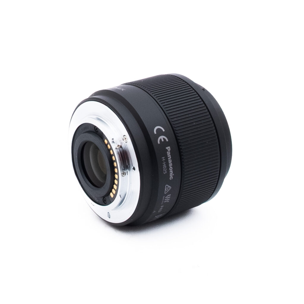 Lumix 25mm f17-1 Panasonic Lumix 25mm f/1.7 - Käytetty