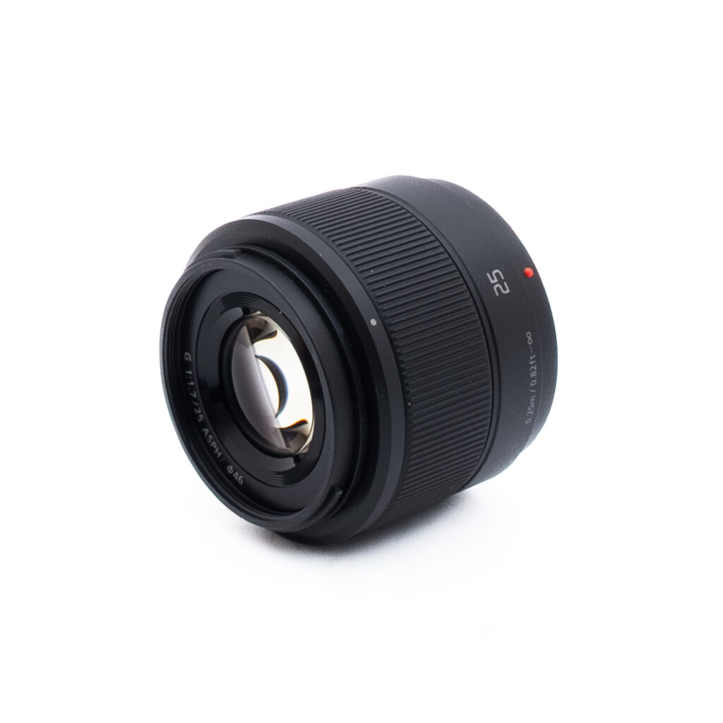 Lumix 25mm f17-2 Panasonic Lumix 25mm f/1.7 - Käytetty