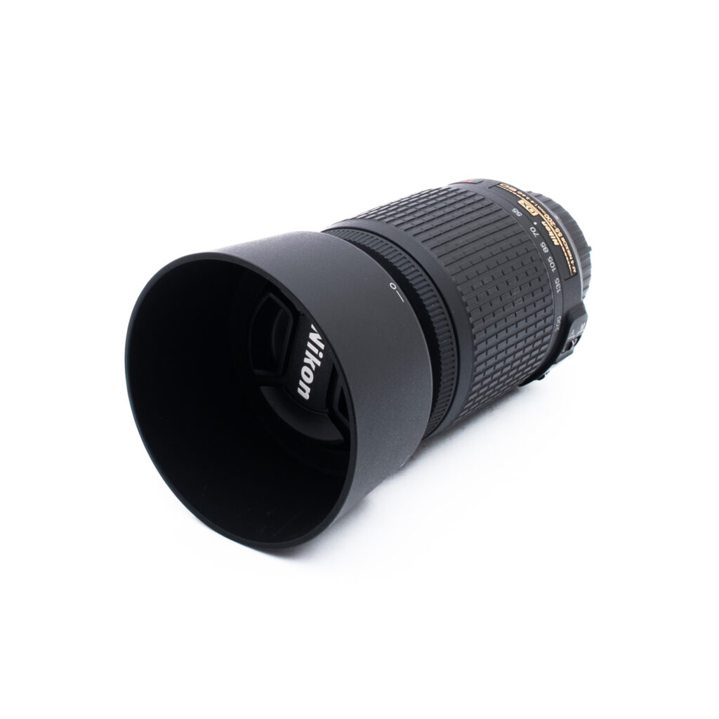 Nikon 55-200mm f4-56G ED DX VR-3 Nikon AF-S Nikkor DX 55-200mm f/4-5.6 G ED VR - Käytetty