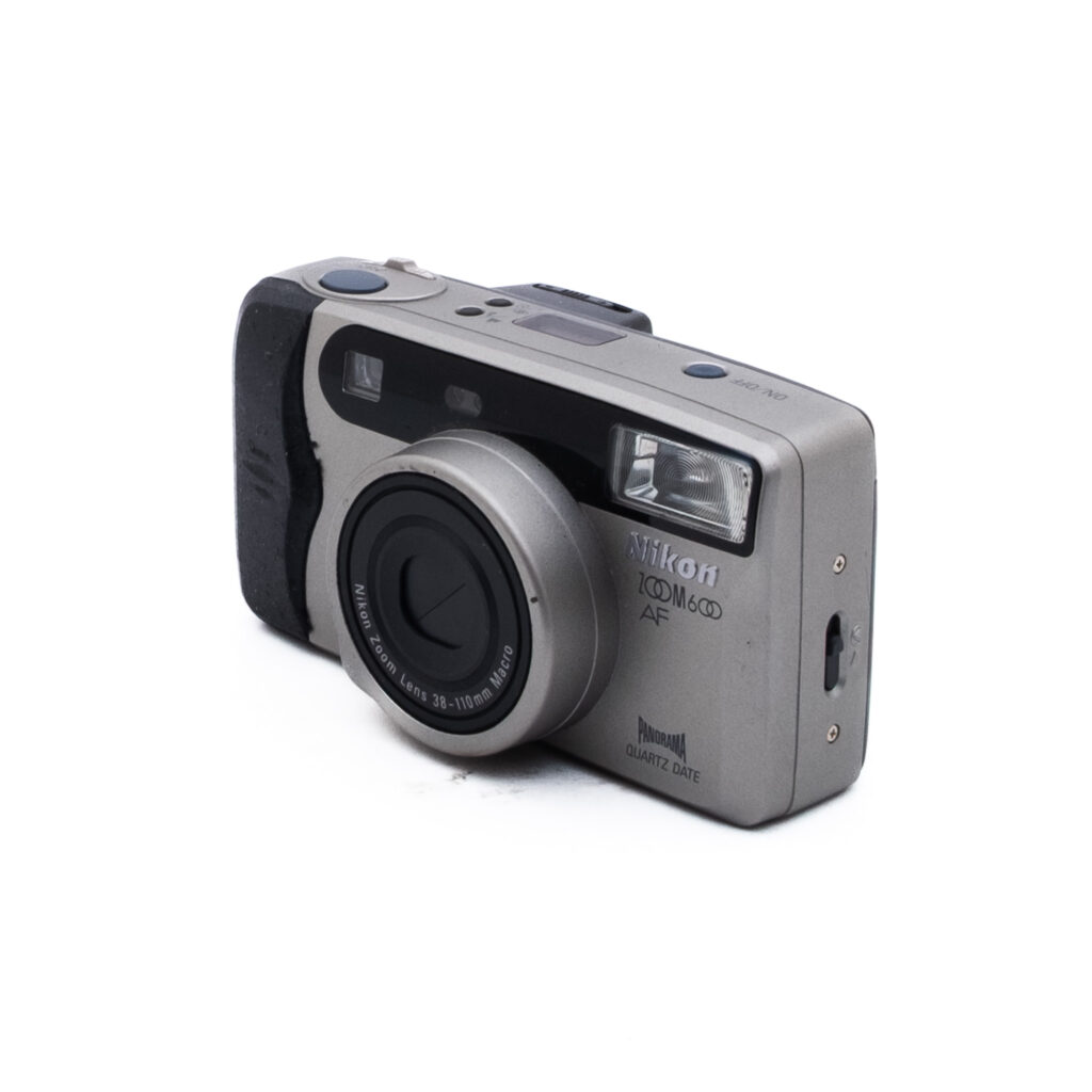 Nikon Zoom 600 AF-5 Nikon Zoom 600 AF -filmikamera - Käytetty