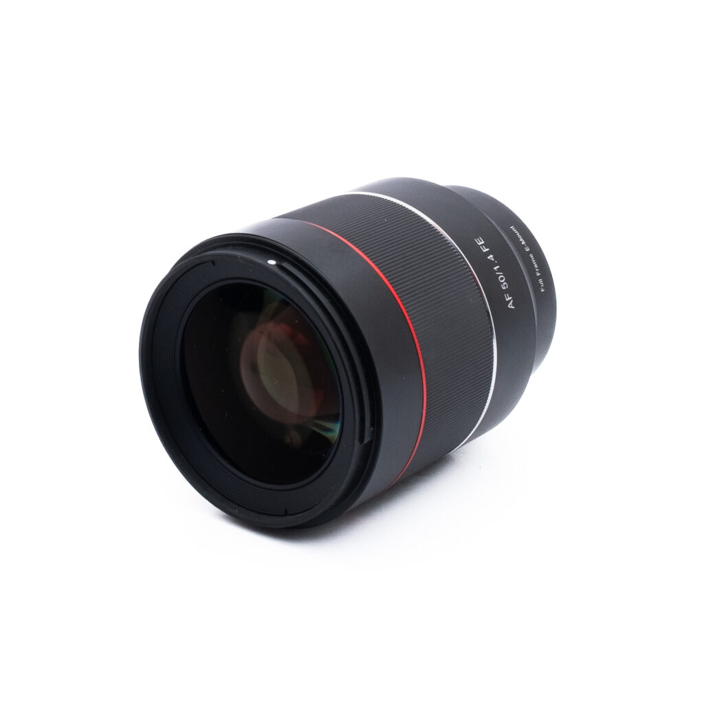 Samyang 50mm f14 FE-2 Samyang AF 50mm f/1.4 Sony FE (Kunto K5, Takuu 6kk) - Käytetty