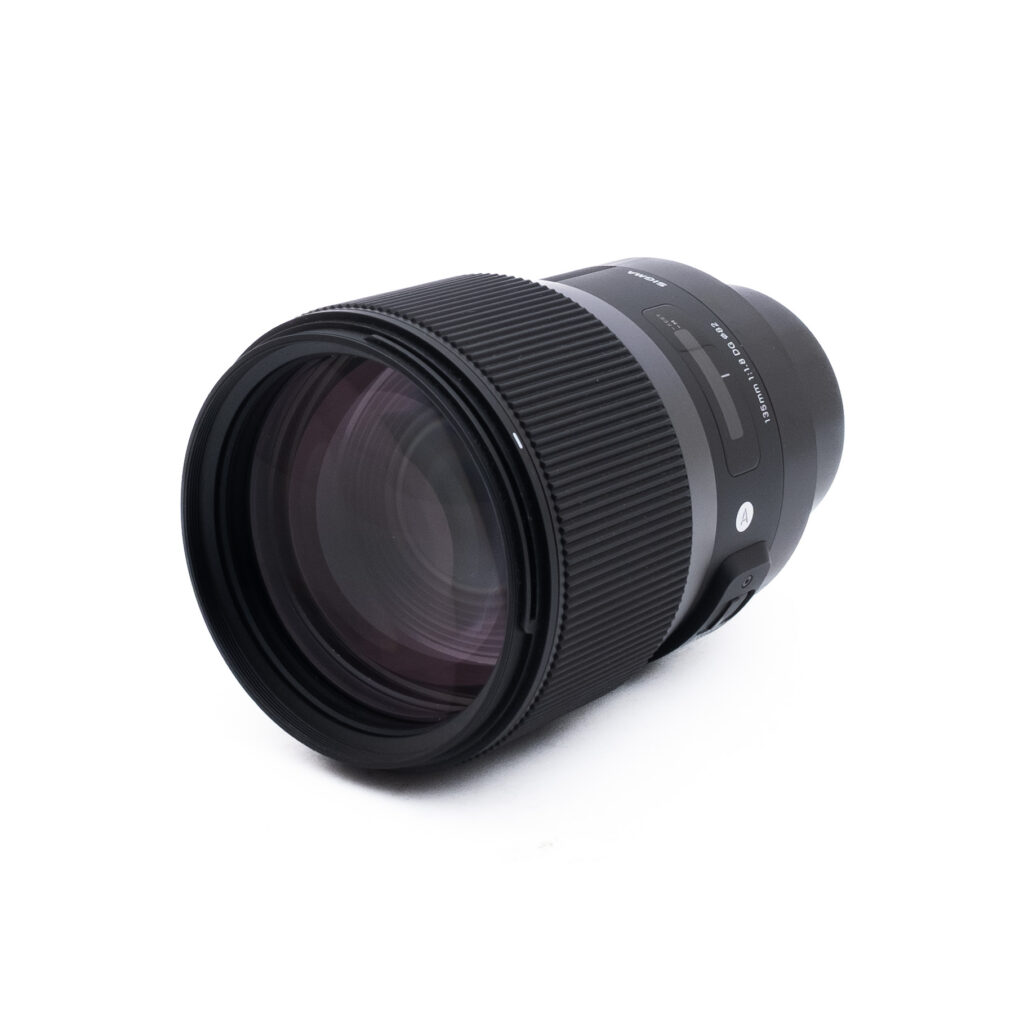 Sigma 135mm f18 DG-2 Sigma Art 135mm f/1.8 DG Sony FE - Käytetty