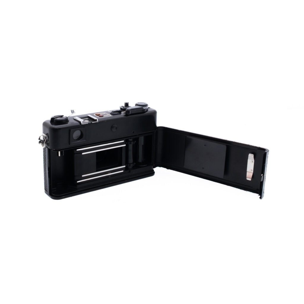 Yashica MG-1-1 Yashica MG-1 -filmikamera - Käytetty