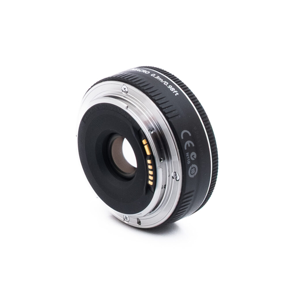 Canon EF 40mm f28 STM Canon EF 40mm f/2.8 STM - Käytetty