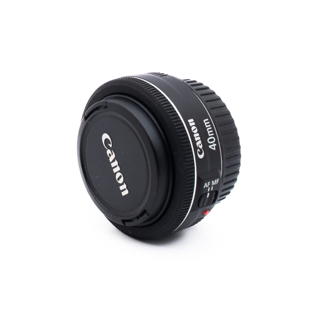 Canon EF 40mm f28 STM-3 Canon EF 40mm f/2.8 STM - Käytetty