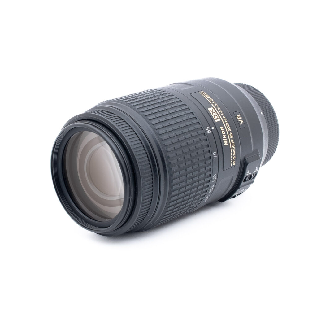 Nikkor-DX-55-300mm-f4.5-5.6-VR-2 Nikon AF-S Nikkor 55-300mm f/4.5-5.6 G VR ED DX - Käytetty