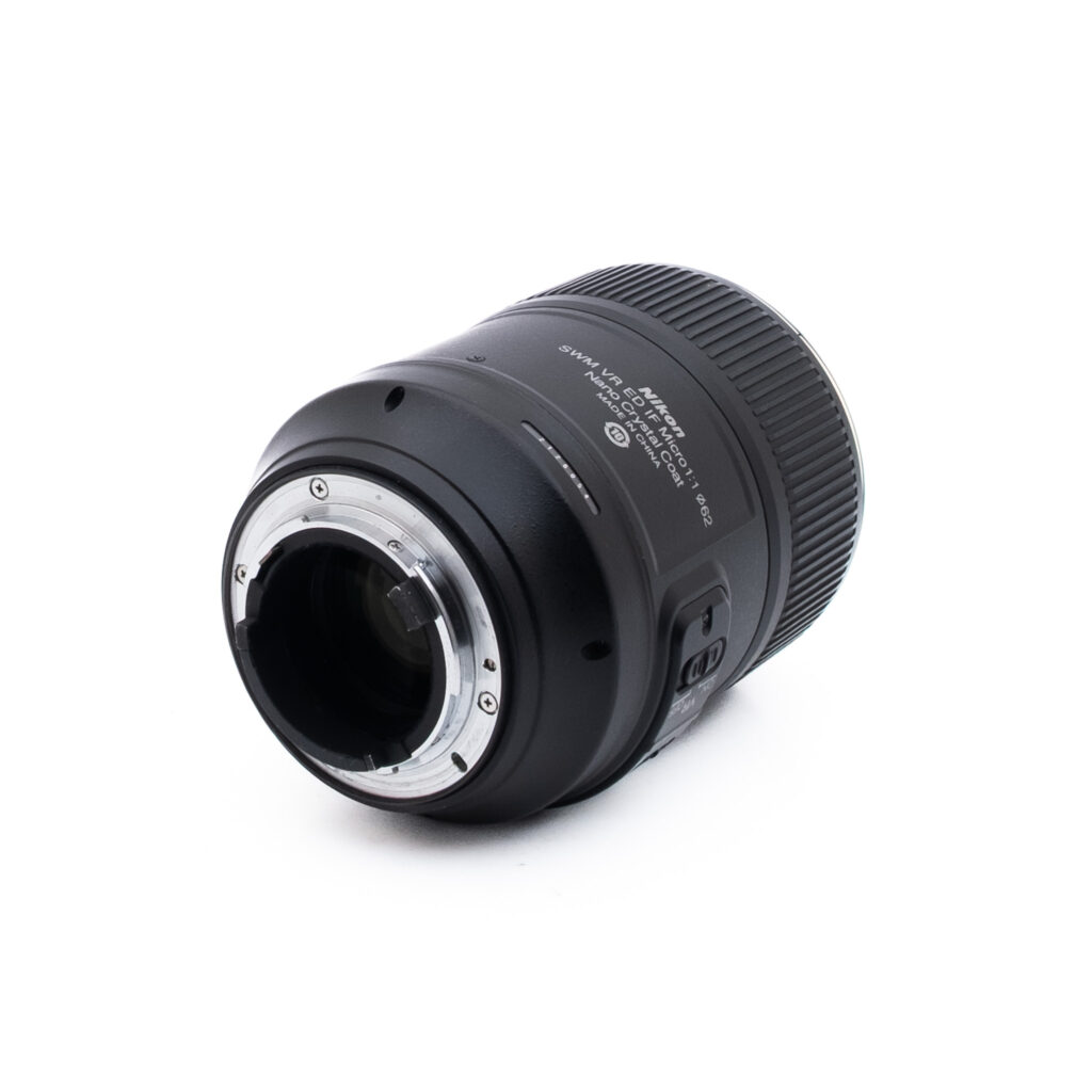 Nikon 105mm f28G ED VR Nikon AF-S Micro-Nikkor 105mm f/2.8G VR ED - Käytetty