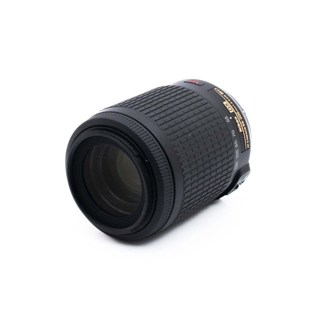 Nikon 55-200mm f4-56G ED DX-2-3 Nikon AF-S Nikkor DX 55-200mm f/4-5.6 G ED VR - Käytetty