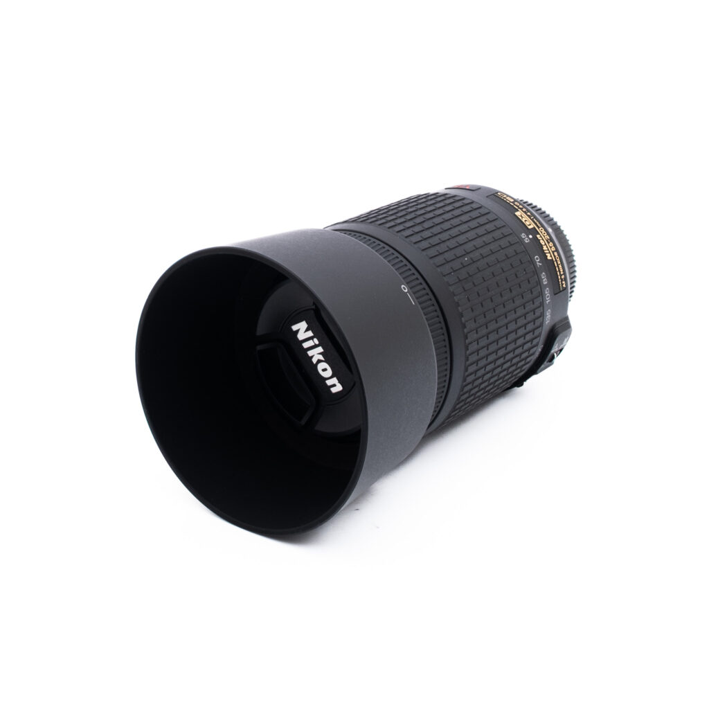 Nikon 55-200mm f4-56G ED DX-3-3 Nikon AF-S Nikkor DX 55-200mm f/4-5.6 G ED VR - Käytetty