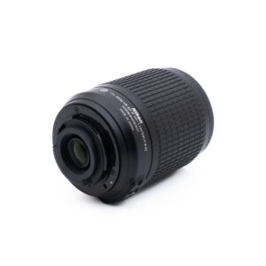 Nikon 55-200mm f4-56G ED DX Nikon AF-S Nikkor DX 55-200mm f/4-5.6 G ED VR - Käytetty