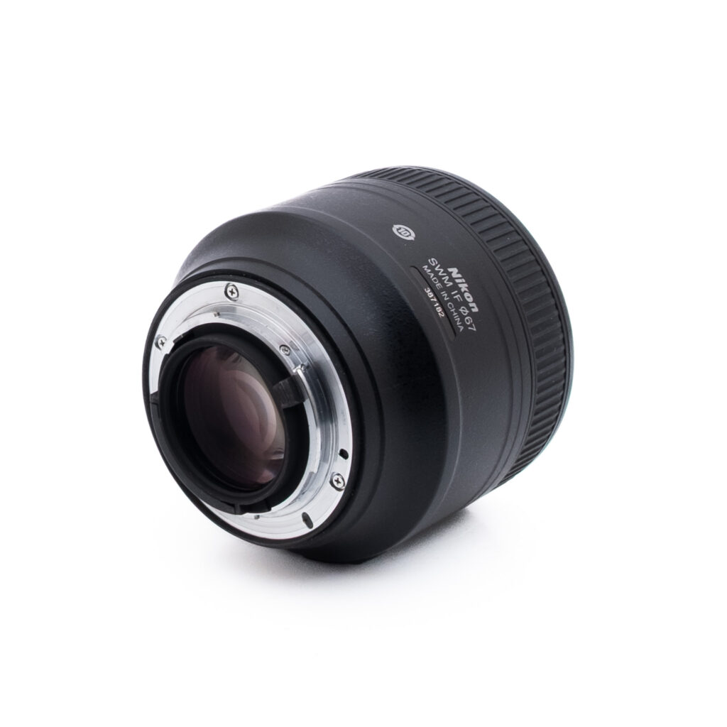 Nikon 85mm f18G Nikon AF-S Nikkor 85mm f/1.8 G - Käytetty