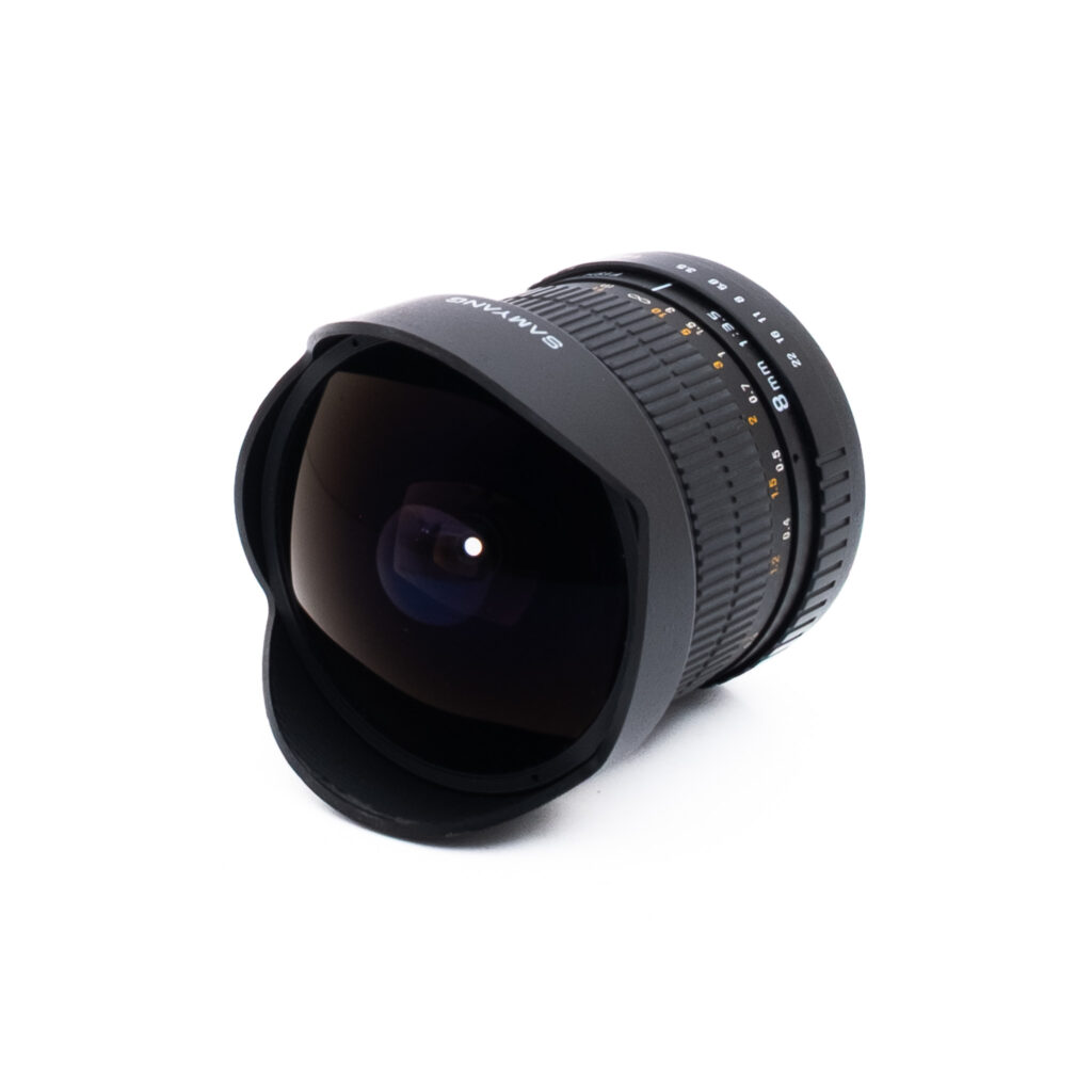 Samyang 8mm f35-2 Samyang 8mm f/3.5 Fisheye CS Canon EF-S - Käytetty