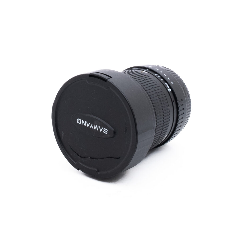 Samyang 8mm f35-3 Samyang 8mm f/3.5 Fisheye CS Canon EF-S - Käytetty