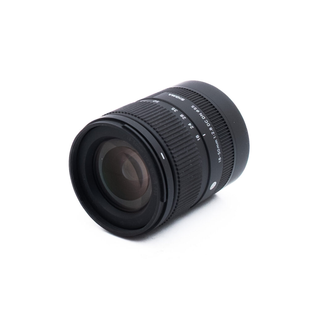 Sigma 18-50mm f28 DC DN Sony-2 Sigma 18-50mm f/2.8 DC DN C Sony E - Käytetty