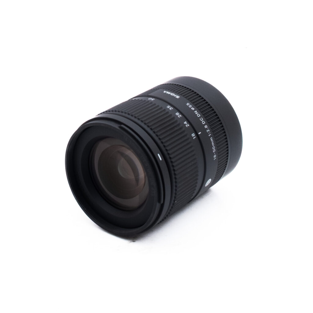 Sigma 18-50mm f28 DC DN Sony-2-2 Sigma 18-50mm f/2.8 DC DN C Sony E - Käytetty