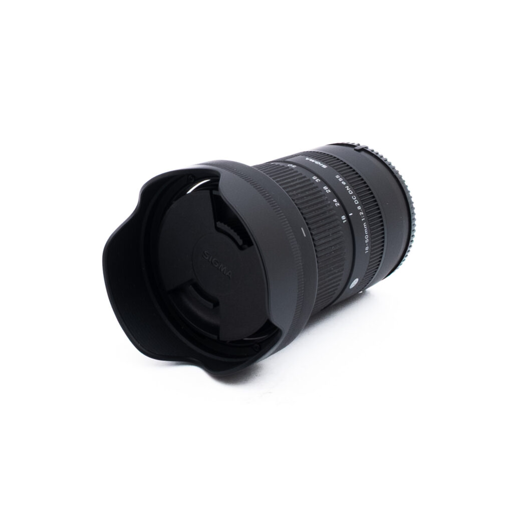 Sigma 18-50mm f28 DC DN Sony-3 Sigma 18-50mm f/2.8 DC DN C Sony E - Käytetty