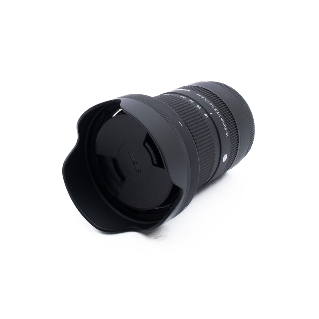 Sigma 18-50mm f28 DC DN Sony-3-2 Sigma 18-50mm f/2.8 DC DN C Sony E - Käytetty