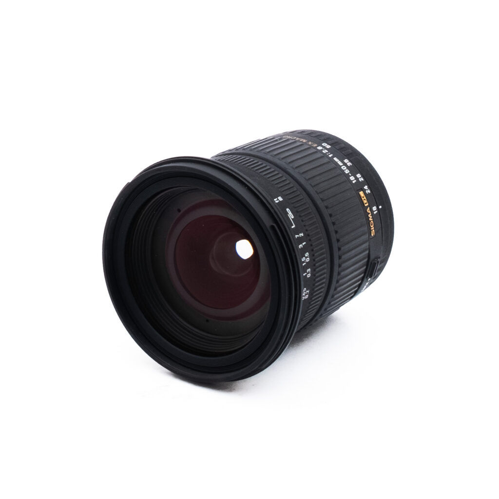 Sigma 18-50mm f28 DC EX Macro Canon-2 Sigma DC 18-50mm f/2.8 EX Canon EF-S - Käytetty