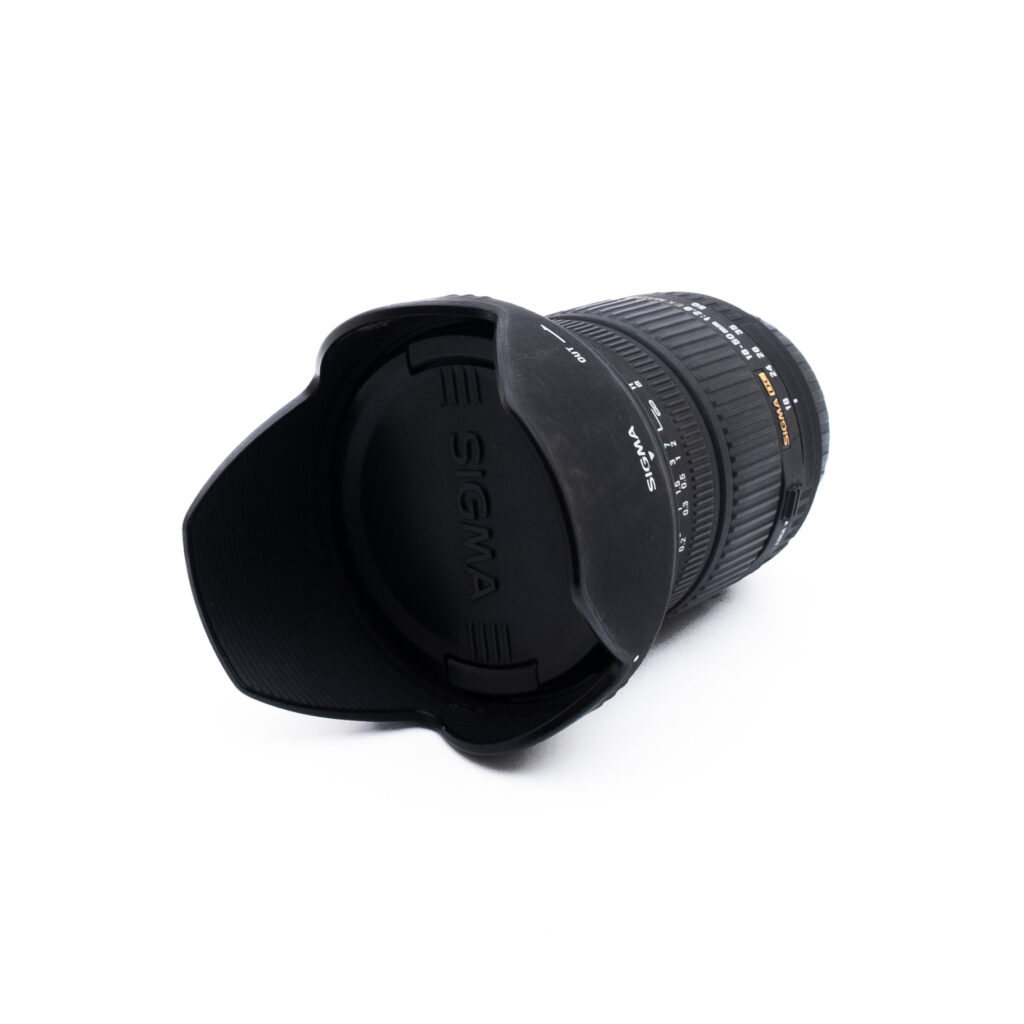 Sigma 18-50mm f28 DC EX Macro Canon-3 Sigma DC 18-50mm f/2.8 EX Canon EF-S - Käytetty