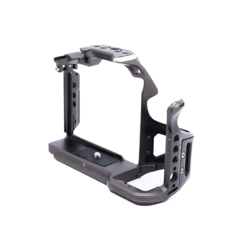 Smallrig Sony A7R V-1 SmallRig 4308 Cage kit ”Rhinoceros” For Sony A7R V / A7 IV / A7S III - Käytetty