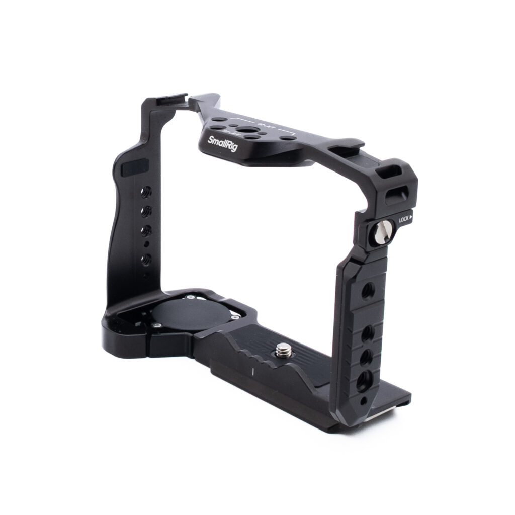 Sony A7R V cage-2 SmallRig 6024 HawkLock Quick Release Cage for Sony A7 V, A7R V & A7 IV - Käytetty