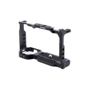 Sony ZV-E10 häkki-2 SmallRig 3531 Cage with Grip For Sony ZV-E10 - Käytetty