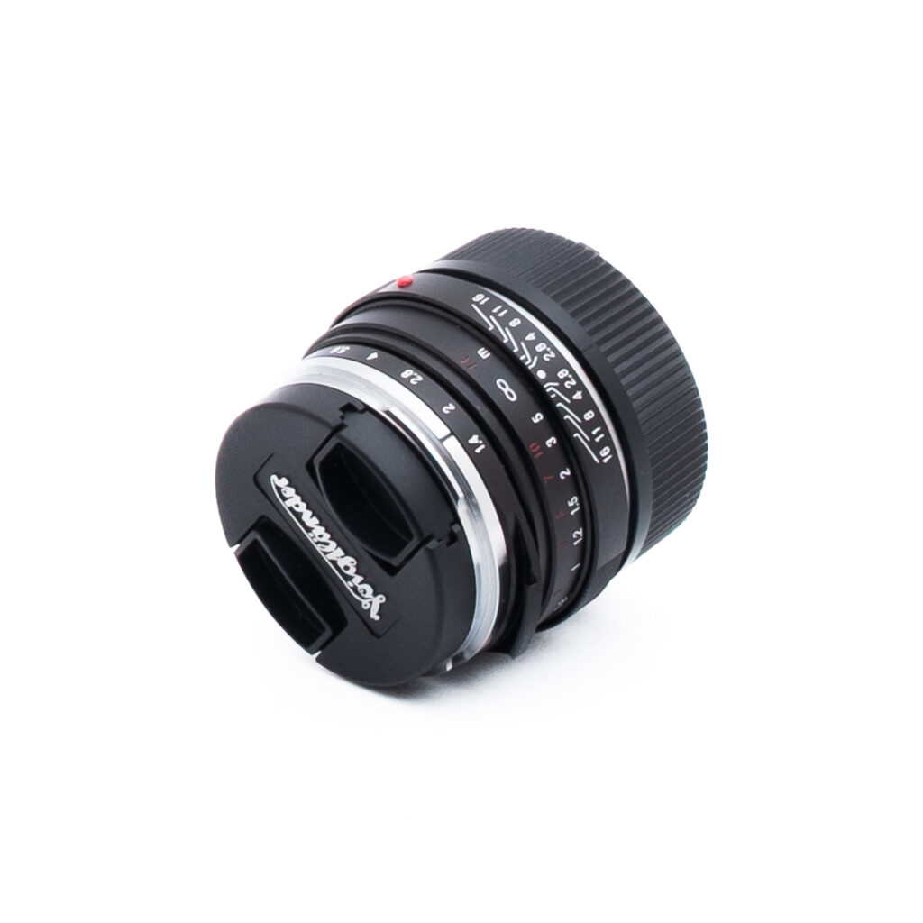 Voightländer 40mm f14-3 Voigtländer Nokton 40mm f/1.4 Classic Leica M - Käytetty