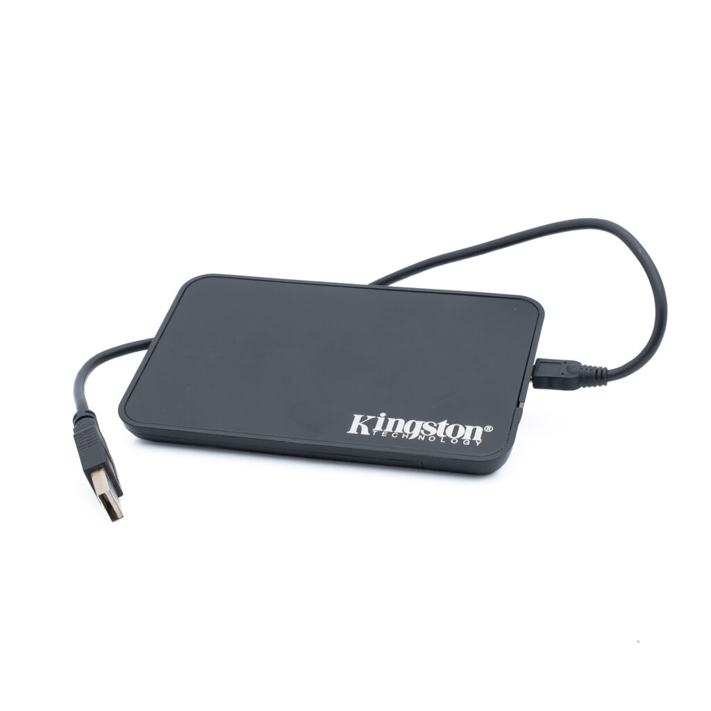 Kingston-SSD-asema-1 Kingston SNA-DC/U USB-kiintolevytelakka ja Samsung 256GB 2,5" SSD-levy - Käytetty