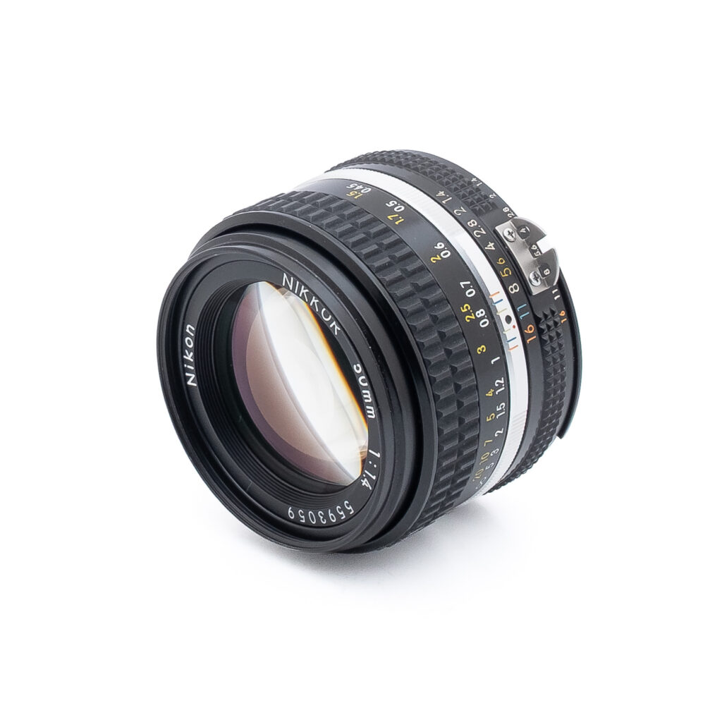 Nikon-50mm-f1.4-1 Nikon AF Nikkor 50mm f/1.4 D - Käytetty